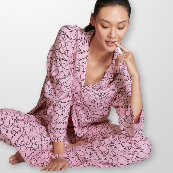 VICTORIA'S SECRET Pink Flora Sweet Dreams Script Flannel Long PJ Set - Picture 1 of 4